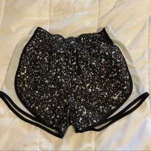 WOMENS NIKE BLACK AND WHITE ATHLETIC SHORTS